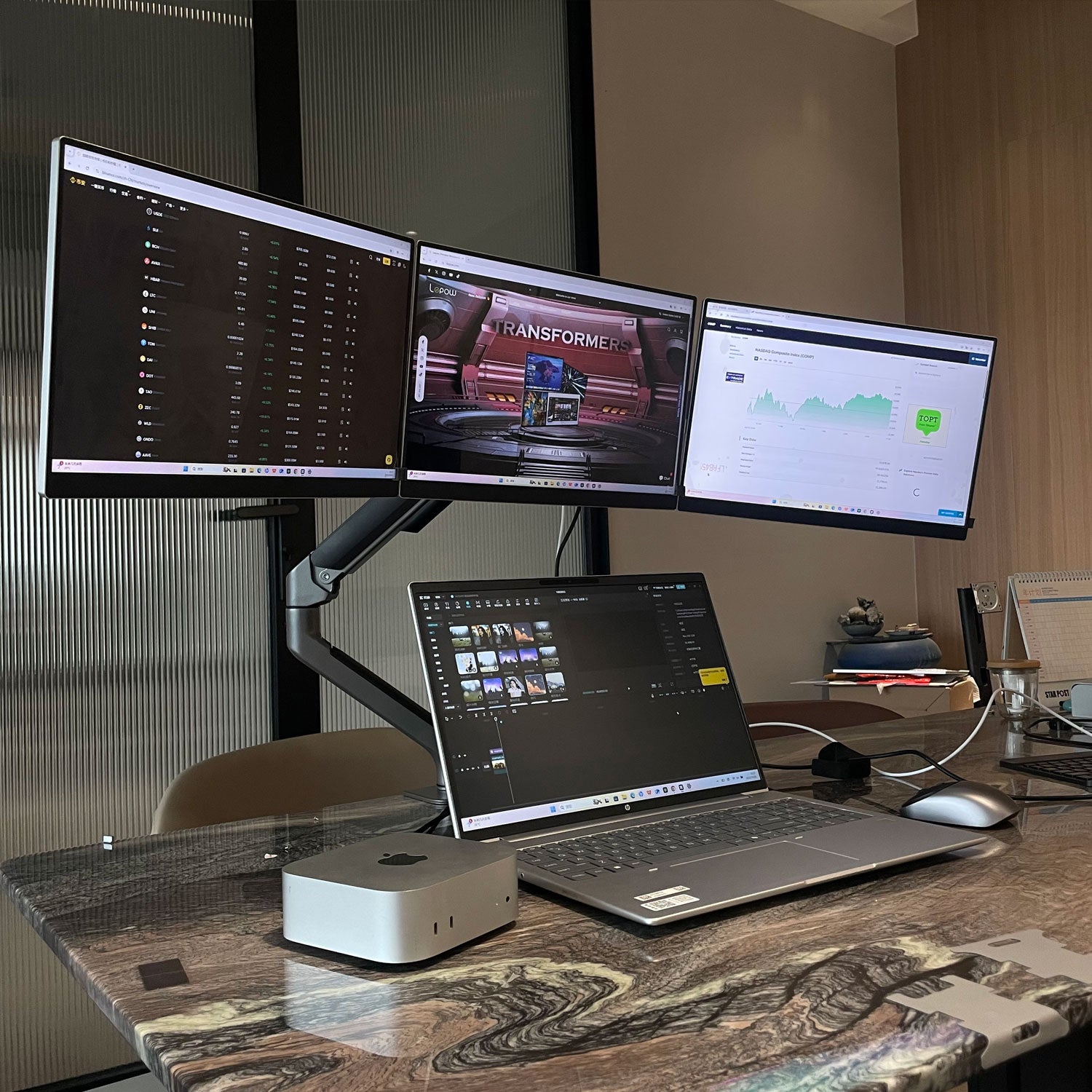 Ulepow FlexScreen Pro Trio: Modular 3x 16" Primary Display +Monitor floating stand
