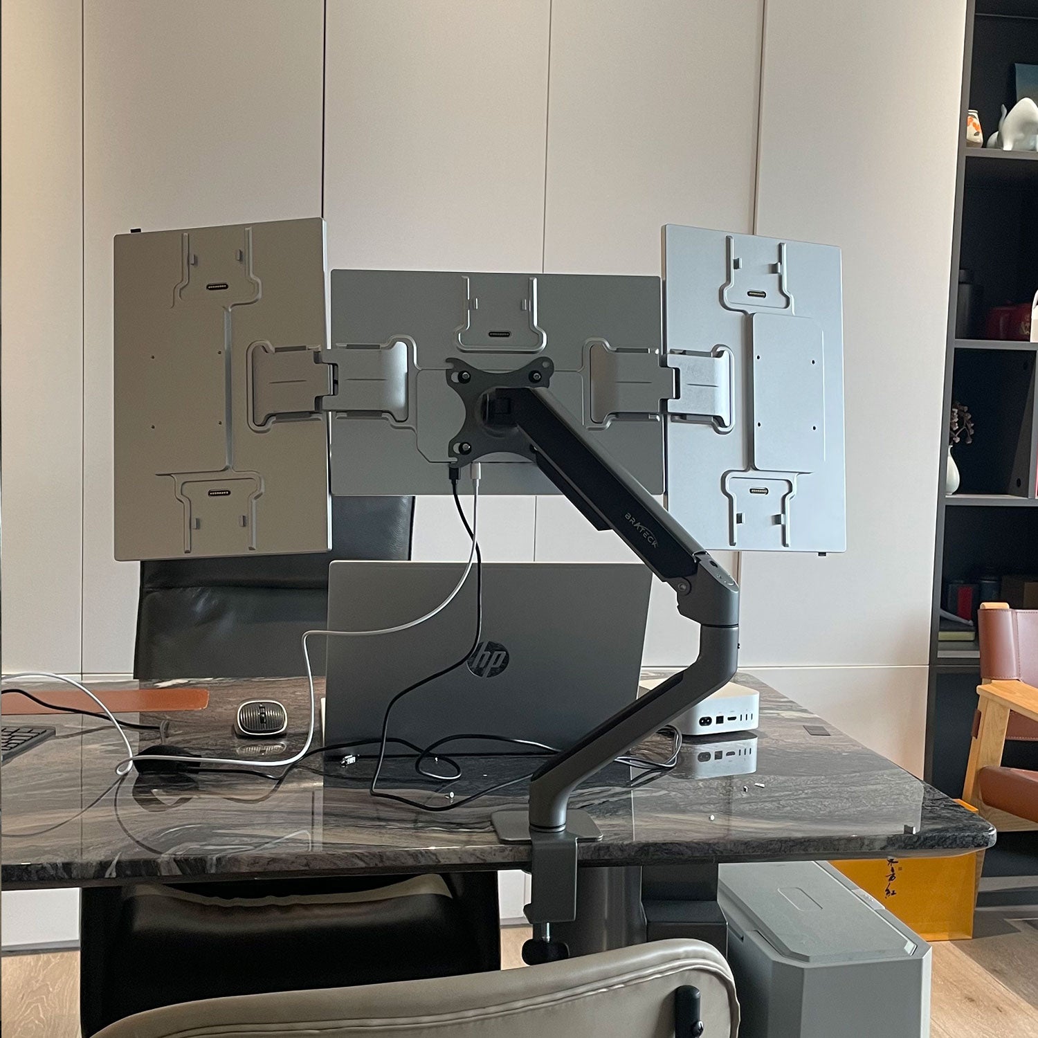 Ulepow FlexScreen Pro Trio: Modular 3x 16" Primary Display +Monitor floating stand